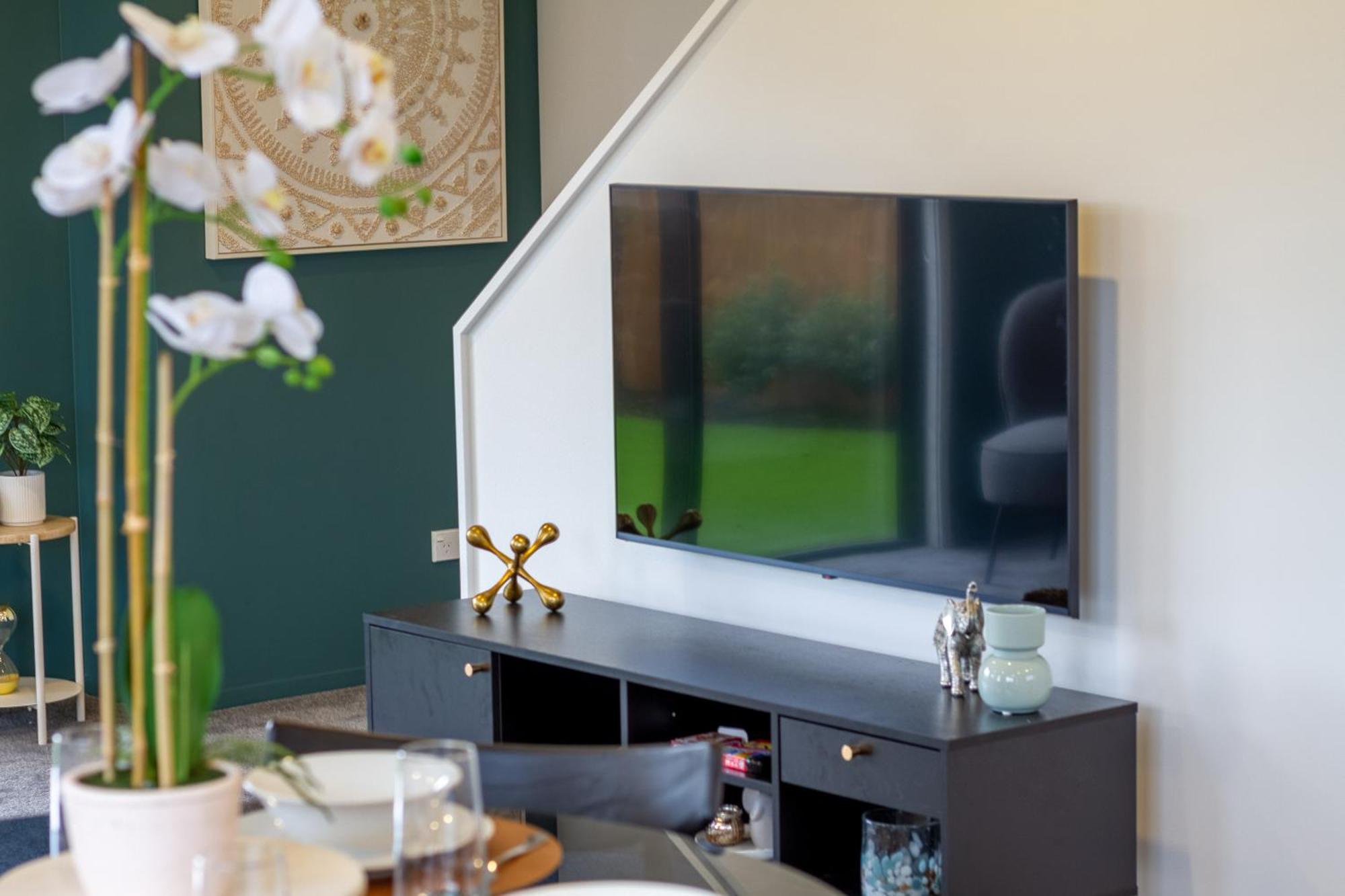 Serene Living 2 Bed With Carpark كريستتشيرش المظهر الخارجي الصورة
